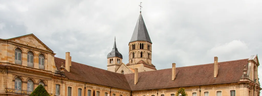 Cluny se presse lentement vers l'Unesco