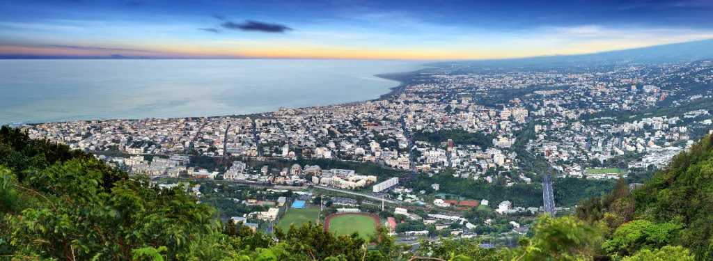Saint-Denis de la Réunion, la capitale d'une île nature, hybride et singulière