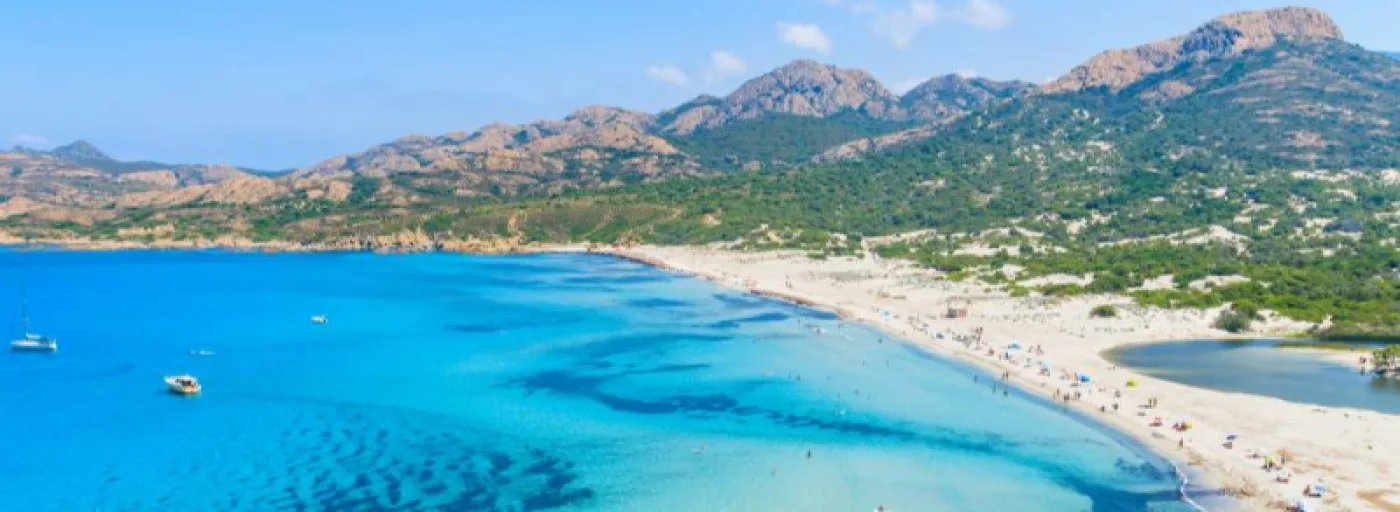 Corse et Baléares, où en sont ces espaces touristiques mythiques ?